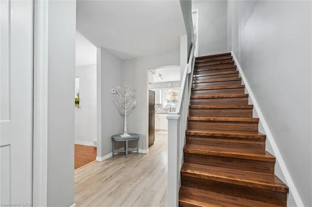 174 Sunpoint Crescent