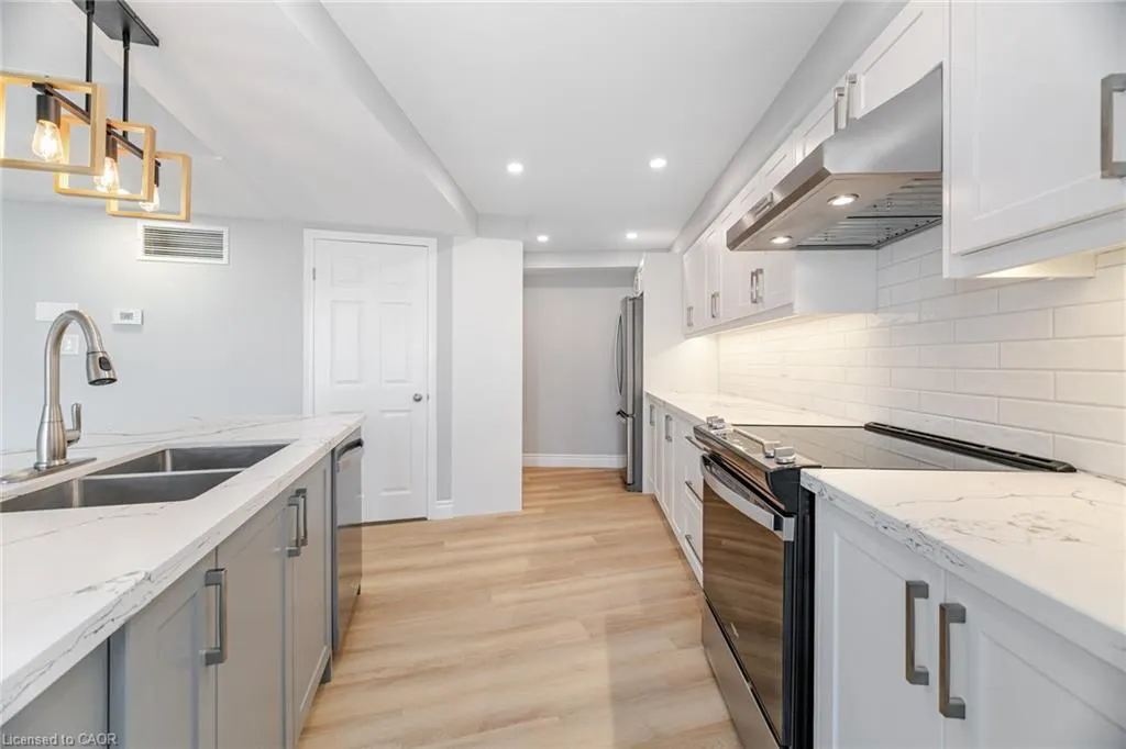 1240 Marlborough Court, #606