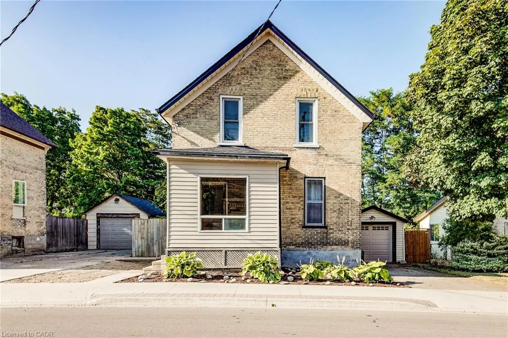 44 Young Street E