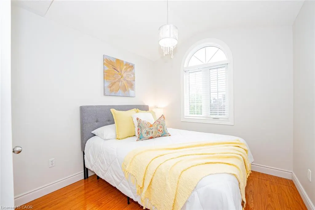 47 Woodcote Crescent