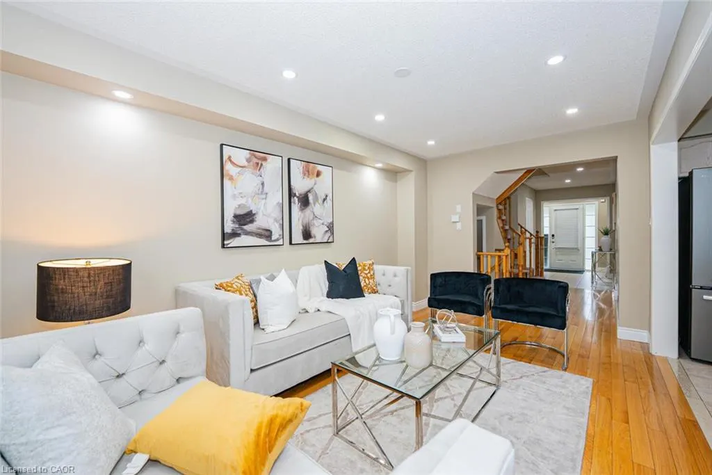 47 Woodcote Crescent