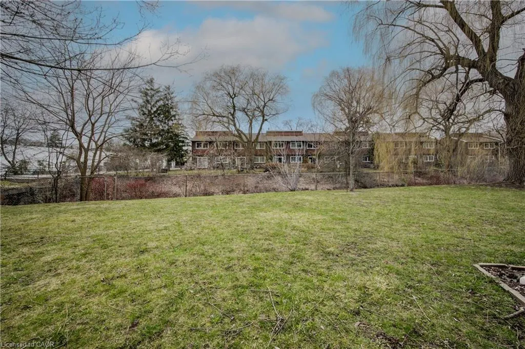 121 University Avenue E, #43