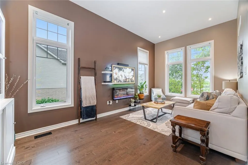 387 Gravel Ridge Trail