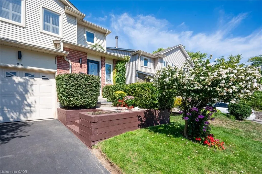 815 Sweetwater Crescent