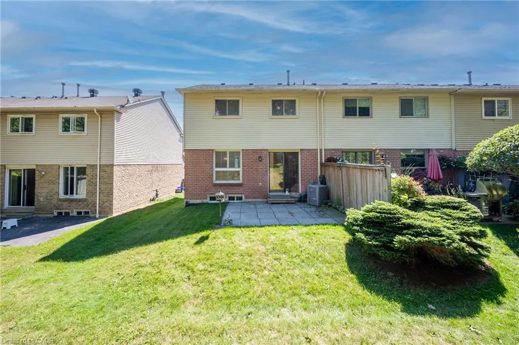 815 Sweetwater Crescent