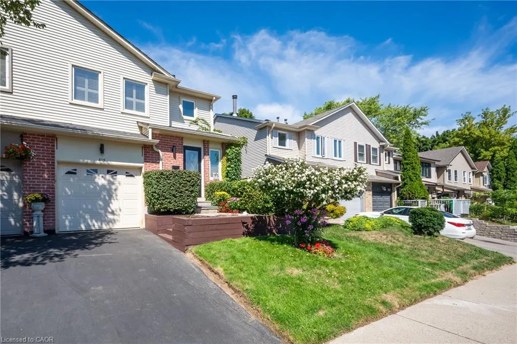 815 Sweetwater Crescent