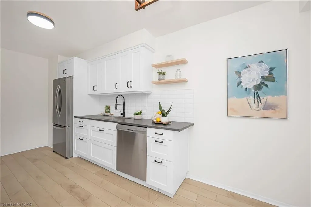 815 Sweetwater Crescent