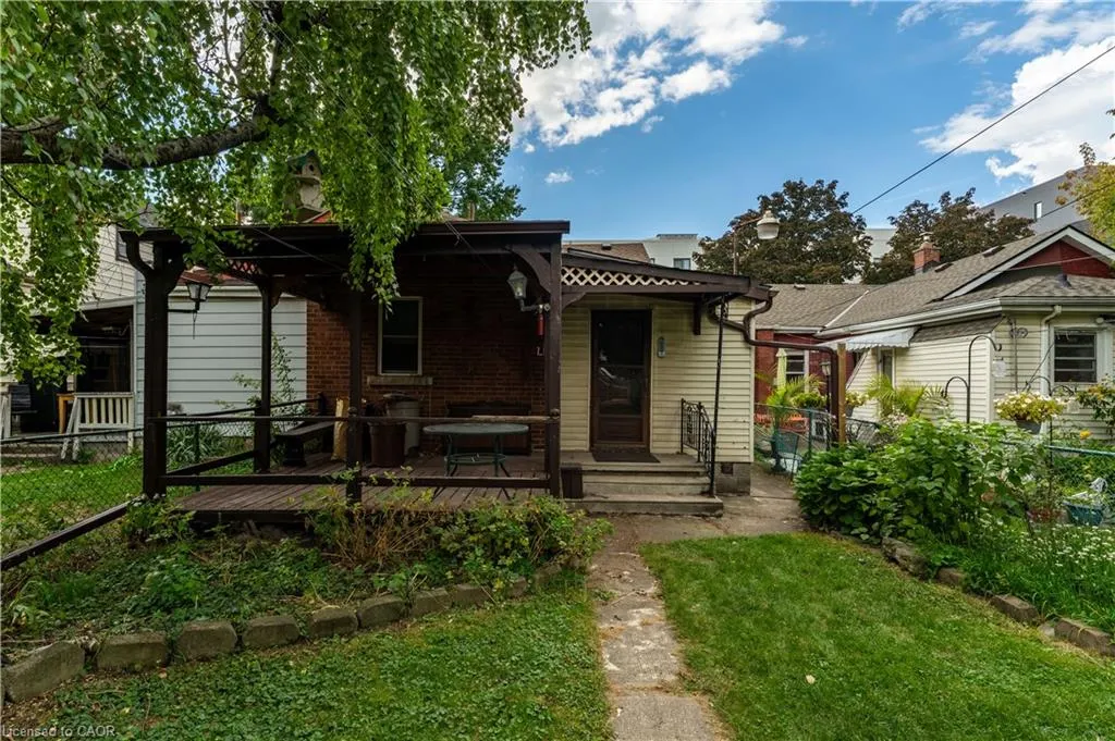 224 East Avenue N