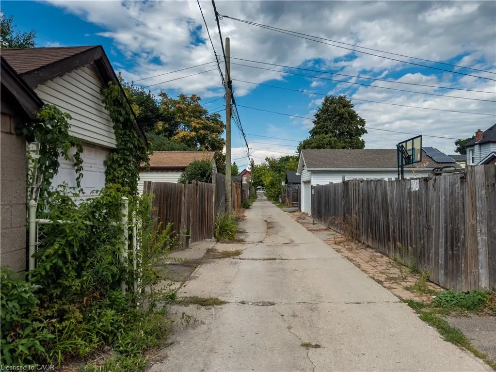 224 East Avenue N