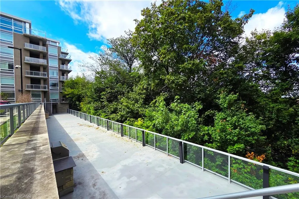 479 Charlton Avenue E, #408
