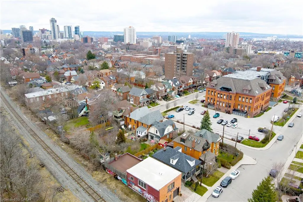 479 Charlton Avenue E, #408