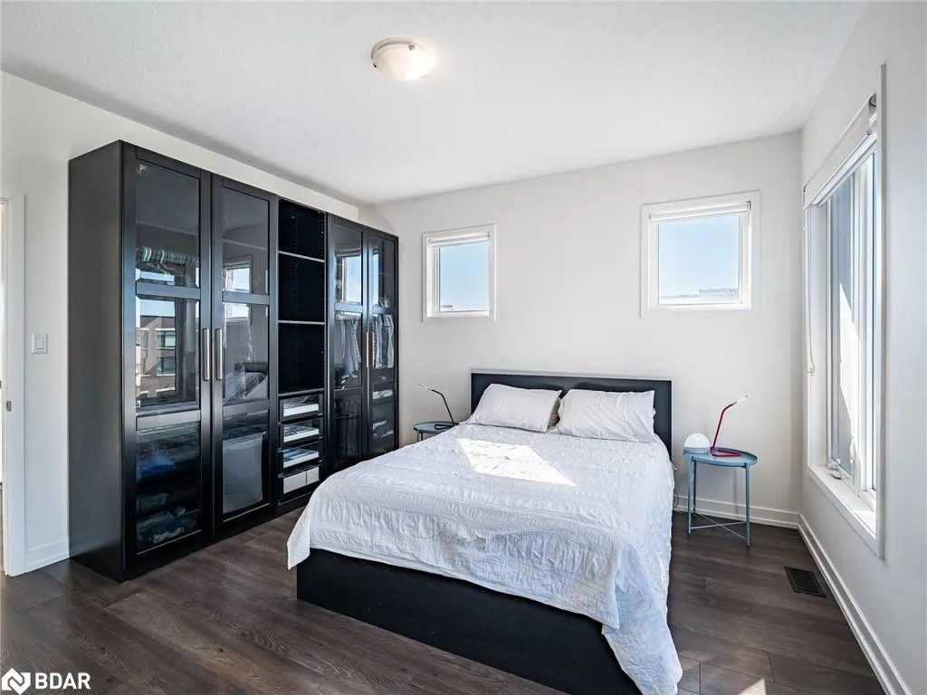 3128 Mintwood Circle