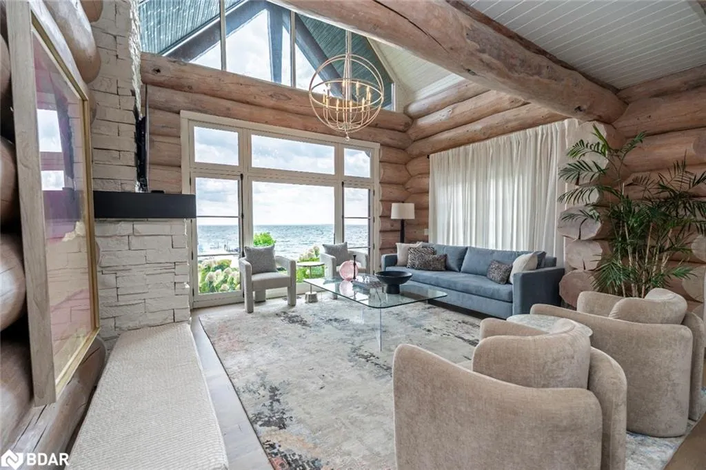 2 Sunnyside Avenue