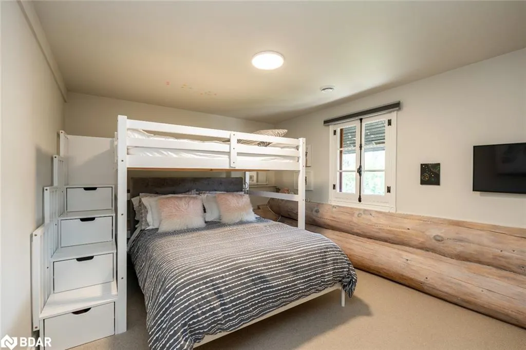 2 Sunnyside Avenue