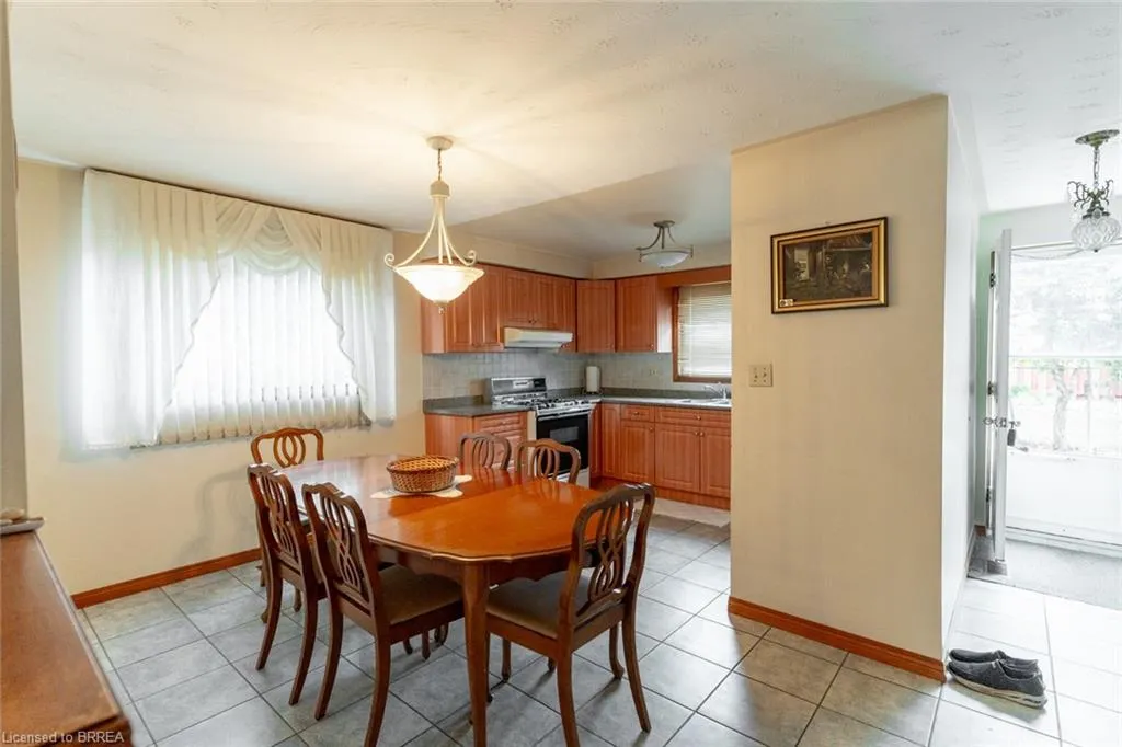 32 Avondale Crescent