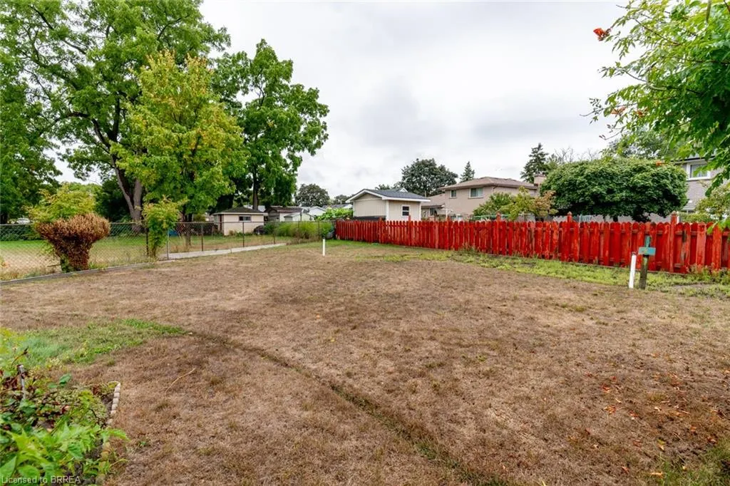 32 Avondale Crescent