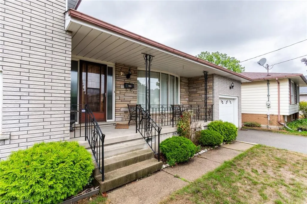 32 Avondale Crescent