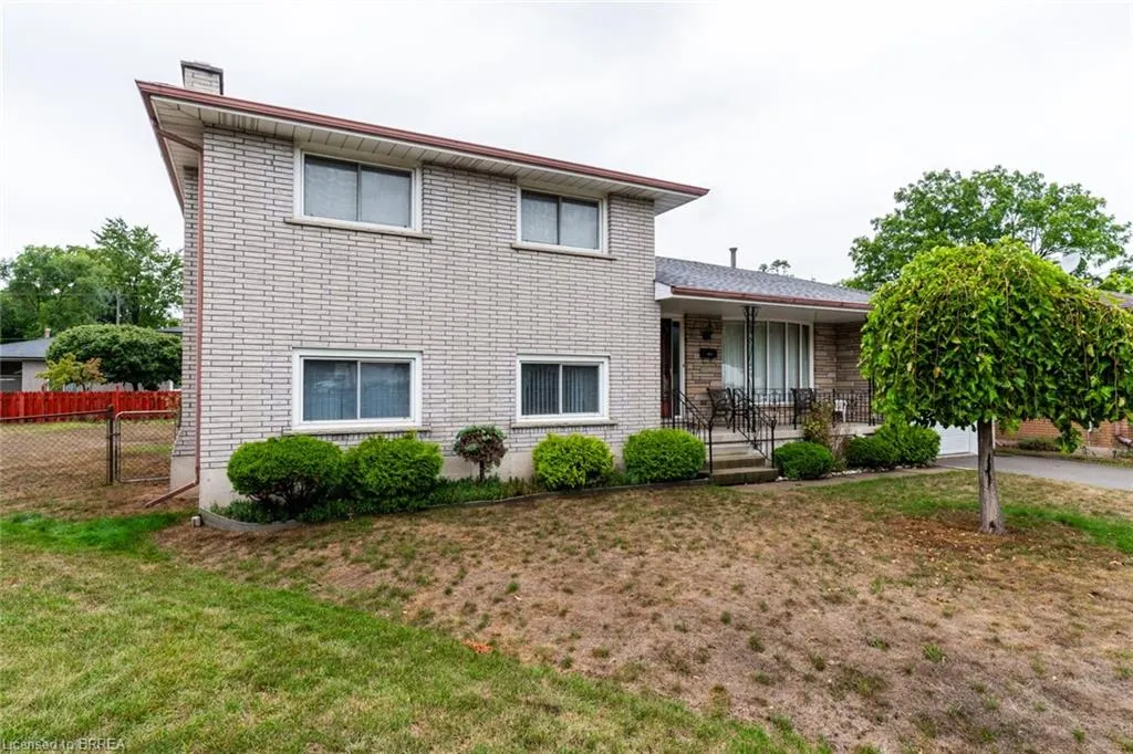 32 Avondale Crescent
