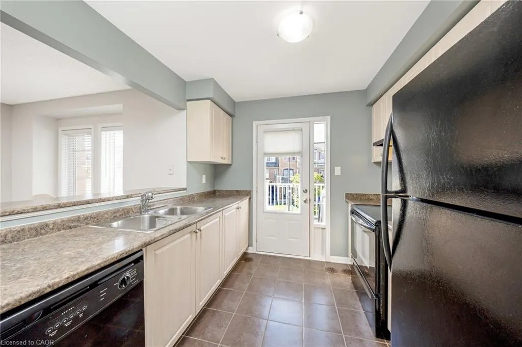 879 Willingdon Crescent