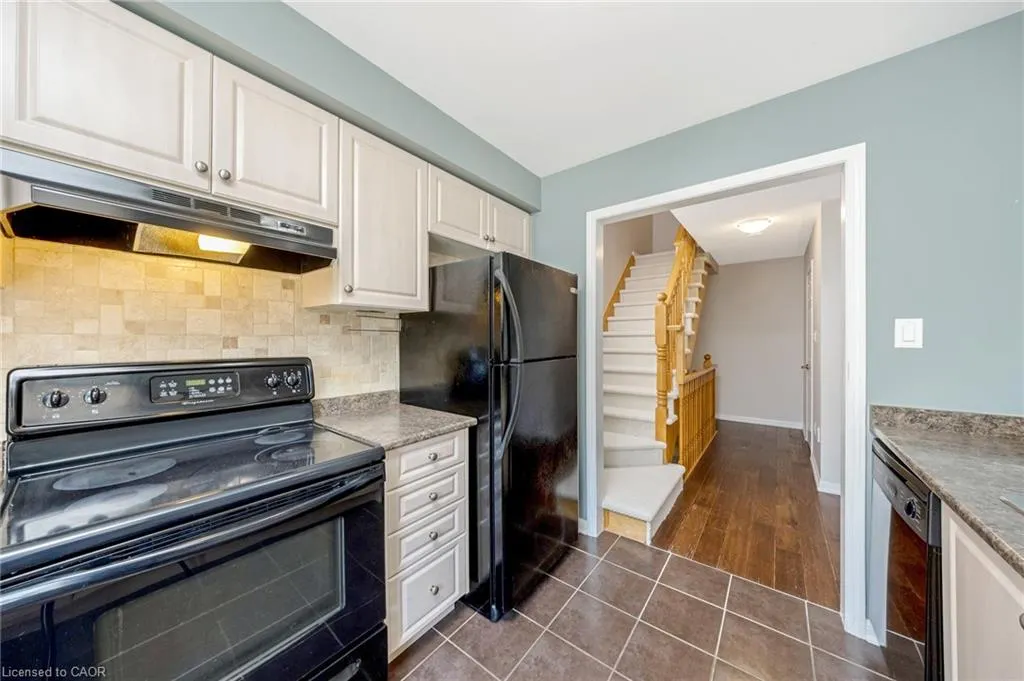 879 Willingdon Crescent