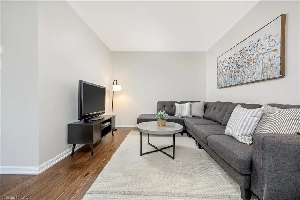 879 Willingdon Crescent