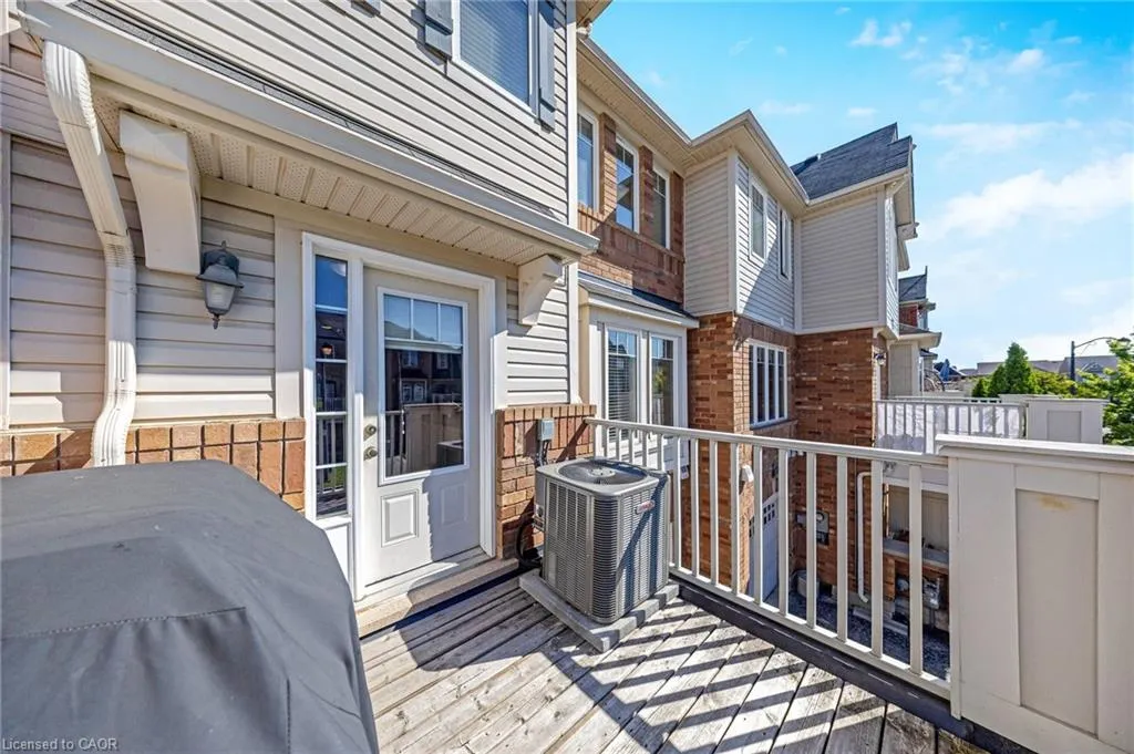 879 Willingdon Crescent
