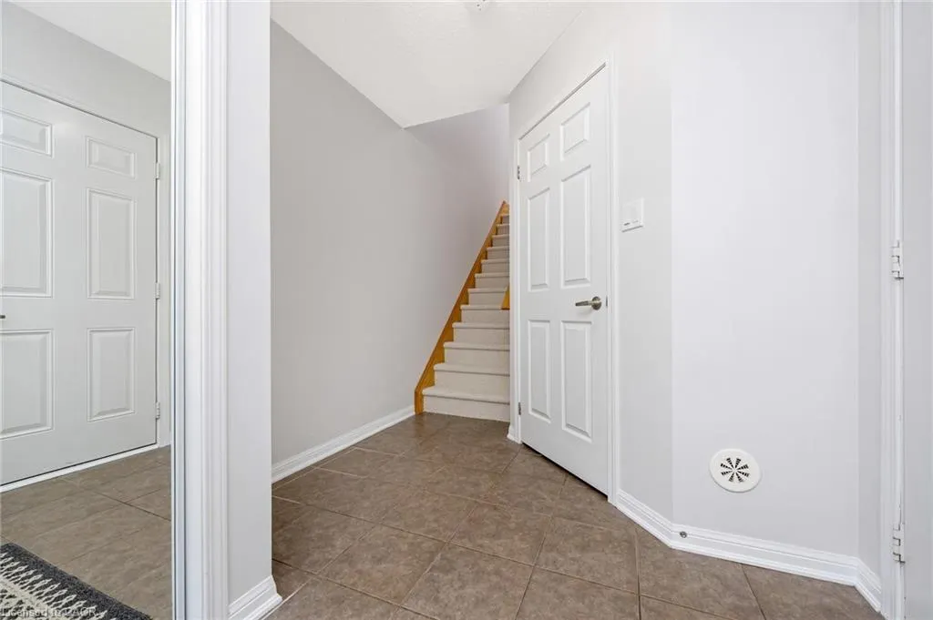 879 Willingdon Crescent