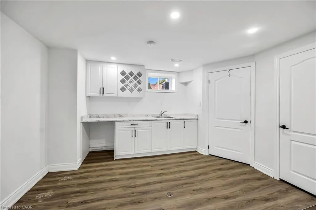 17 Brierwood Avenue