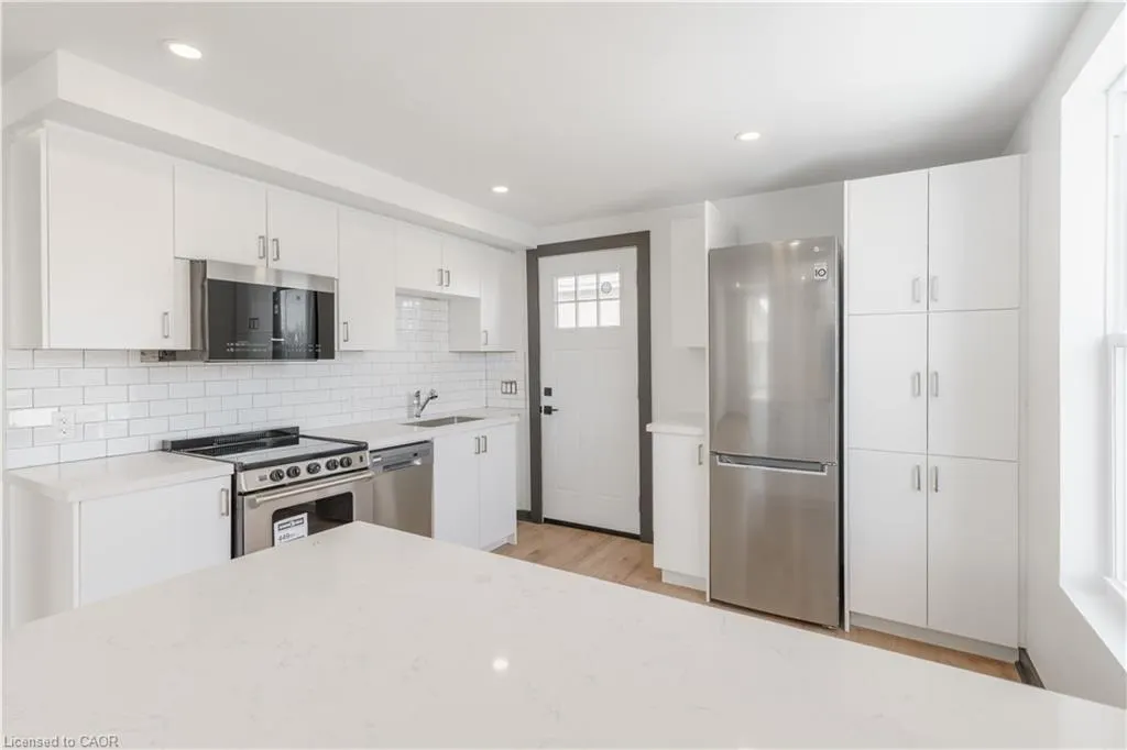 32 Britannia Avenue