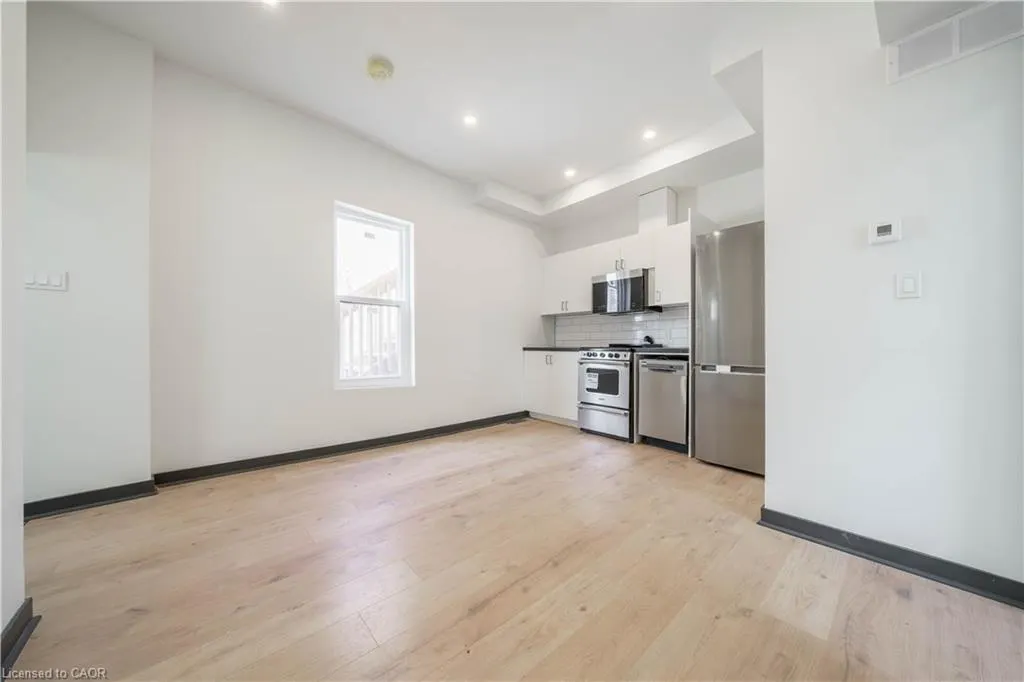 32 Britannia Avenue