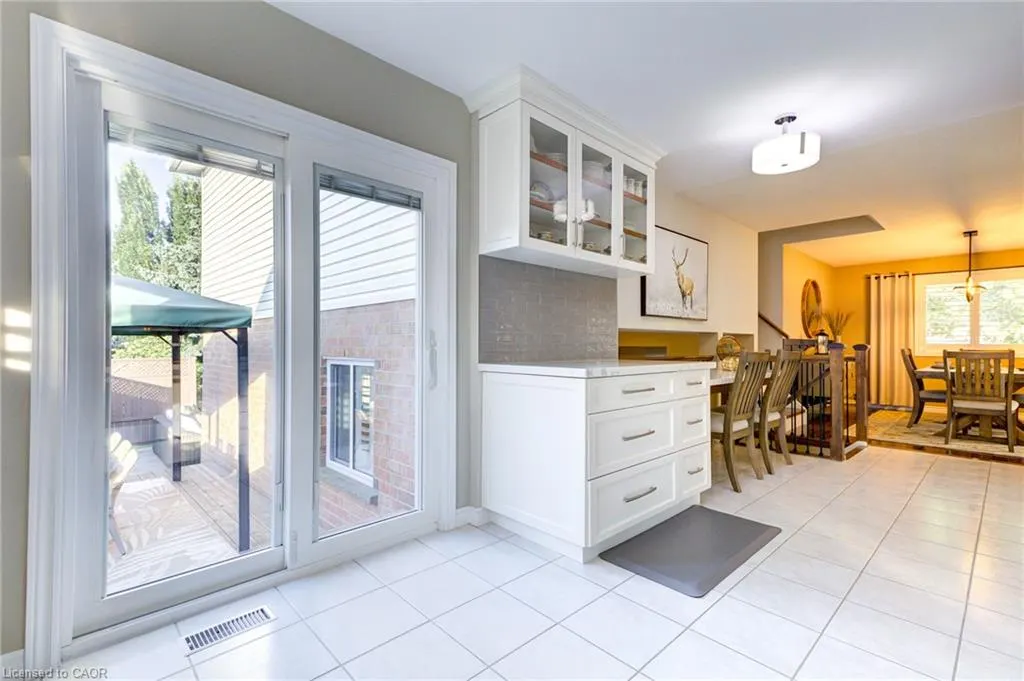 122 Westcliff Way