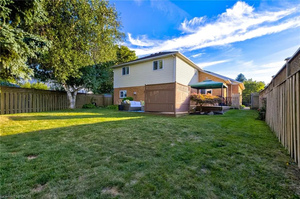 122 Westcliff Way