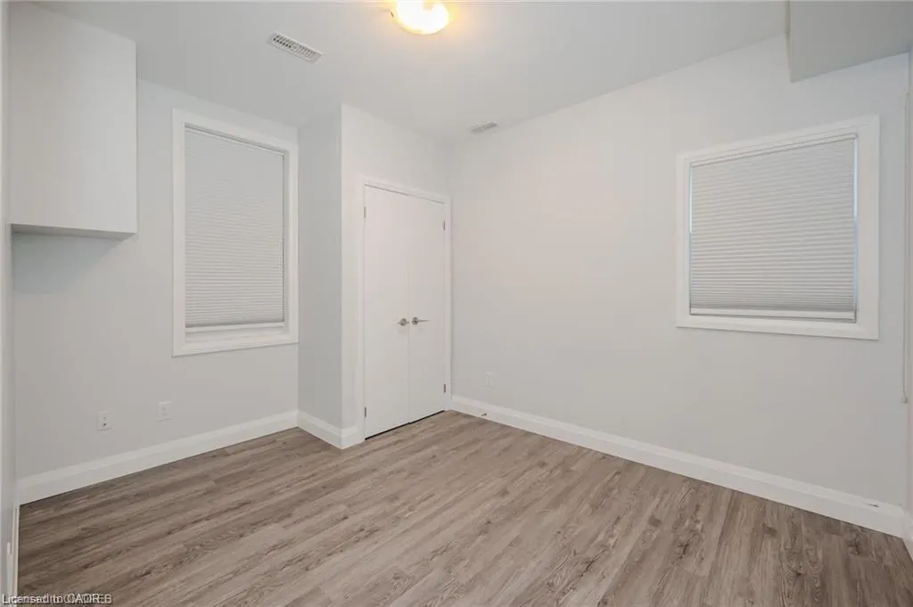 74 Cathcart Street, #2