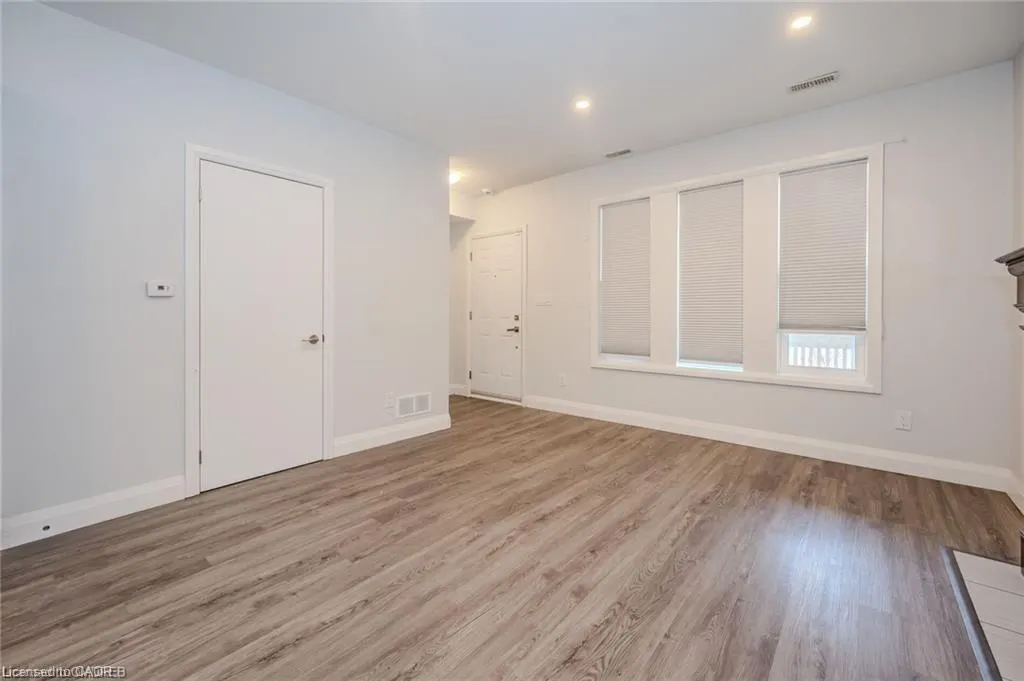 74 Cathcart Street, #2
