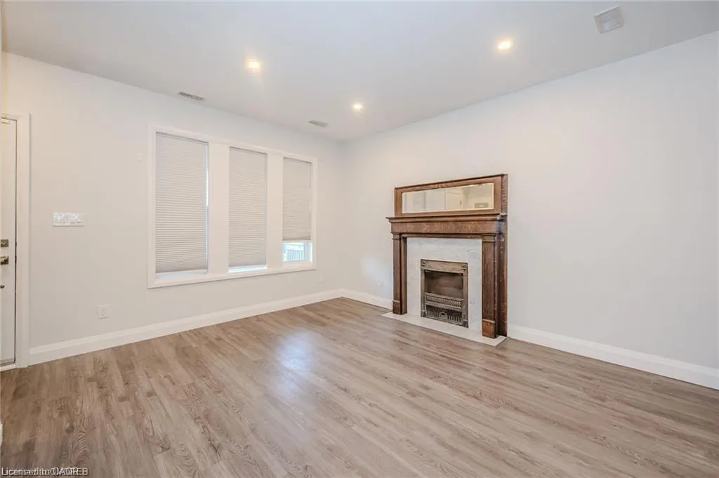 74 Cathcart Street, #2