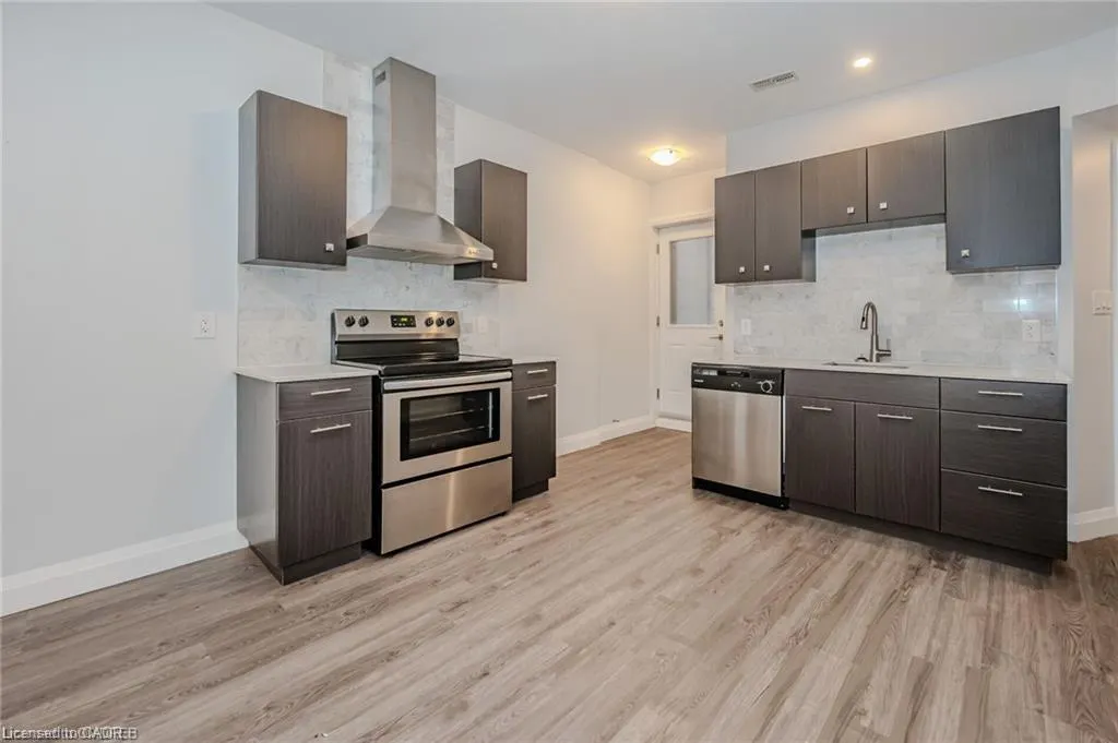 74 Cathcart Street, #2