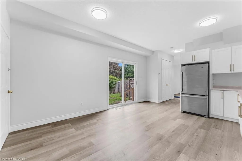 120 Jansen Avenue