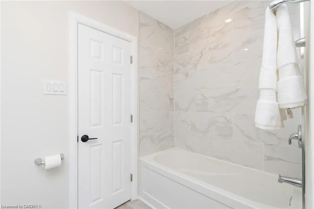136 Grand Street, #Main Fl