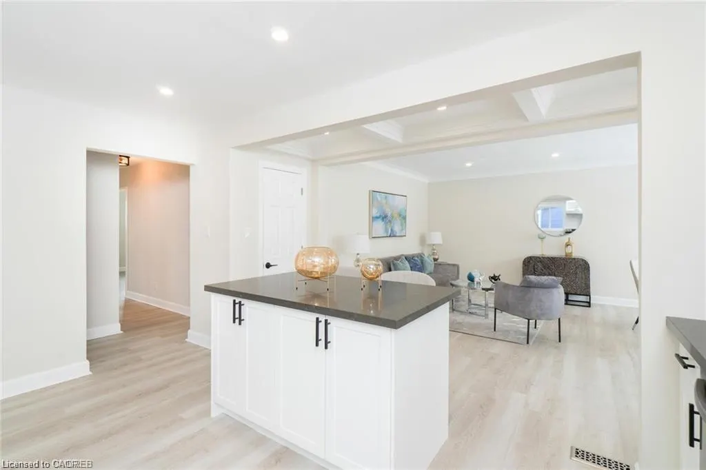136 Grand Street, #Main Fl