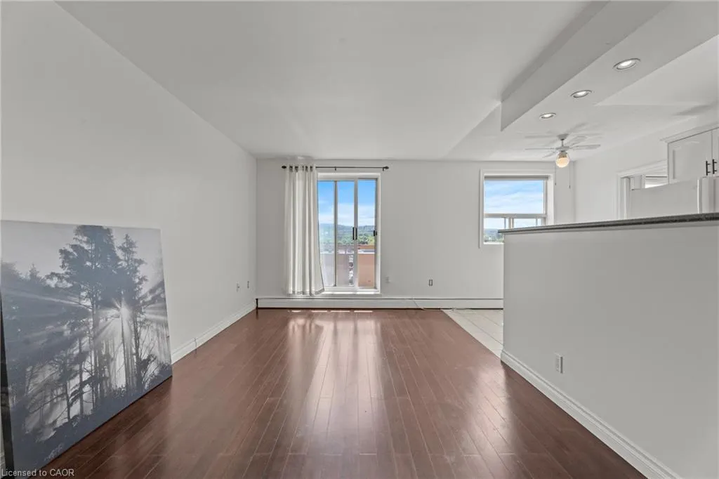 851 Queenston Road, #505