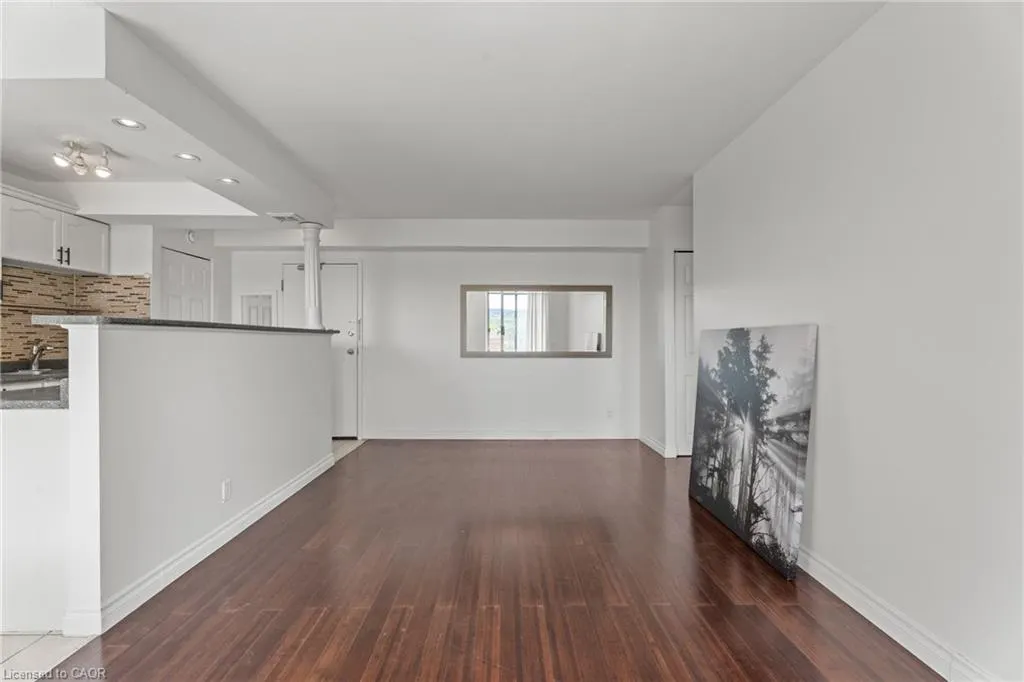 851 Queenston Road, #505