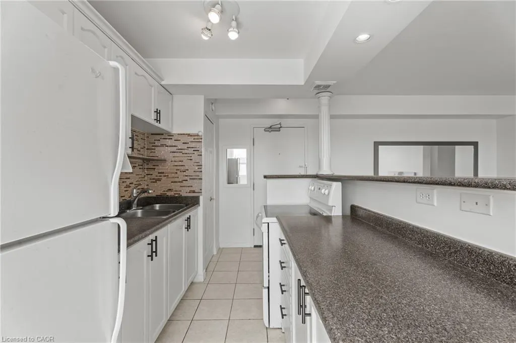 851 Queenston Road, #505