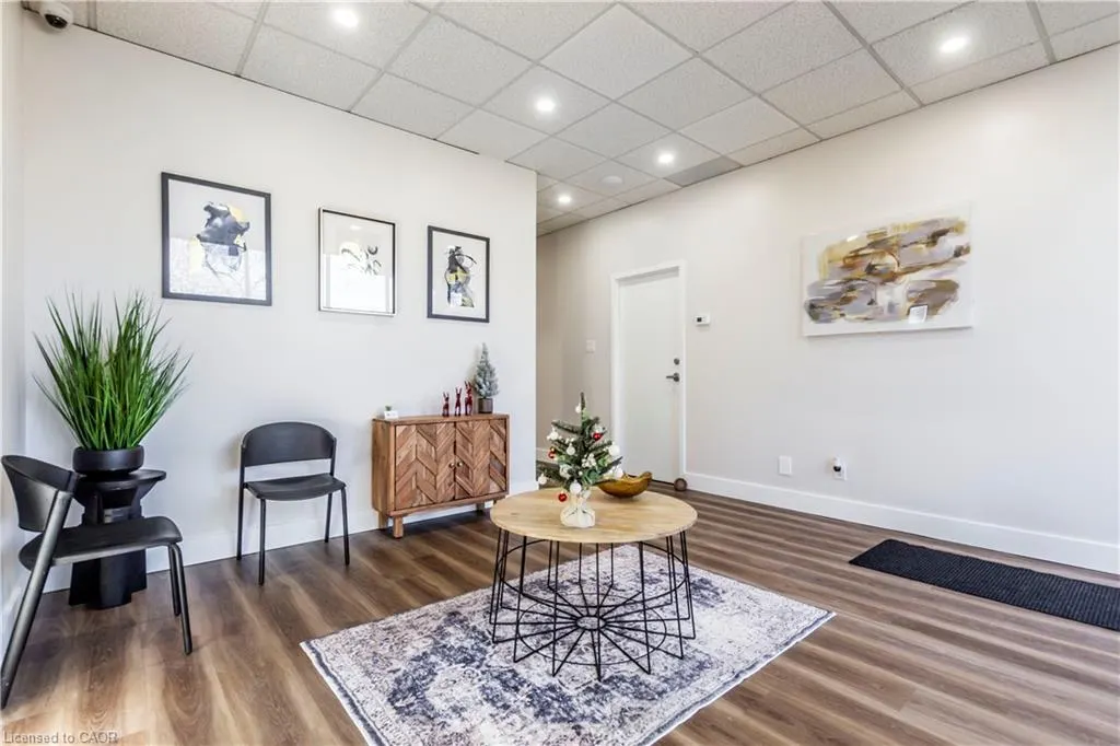 275 Lawrence Avenue, #7