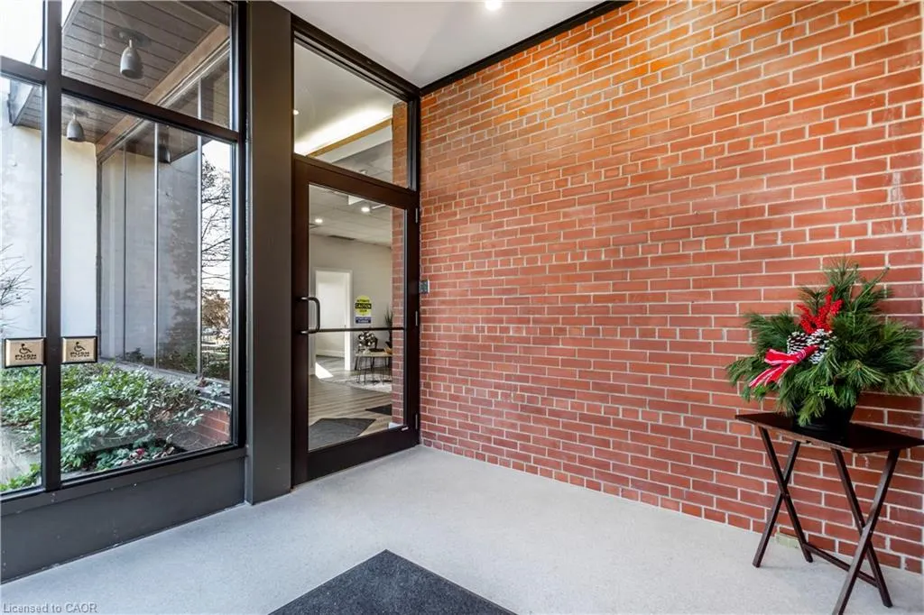 275 Lawrence Avenue, #7