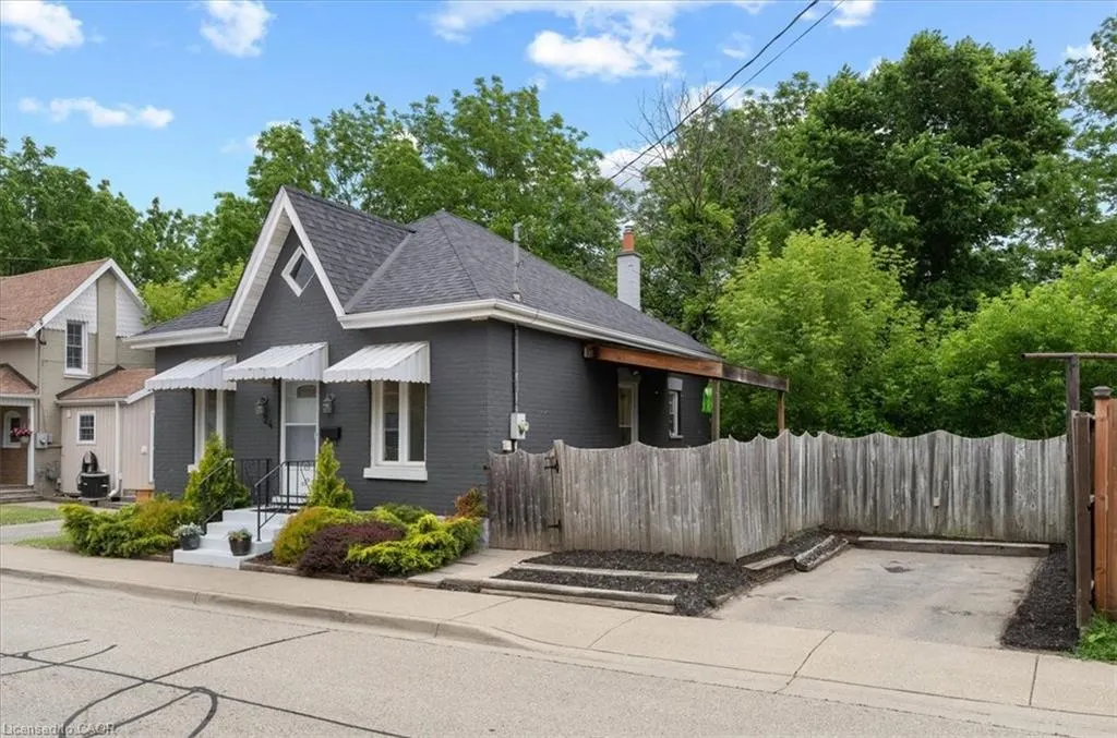 24 Rose Avenue