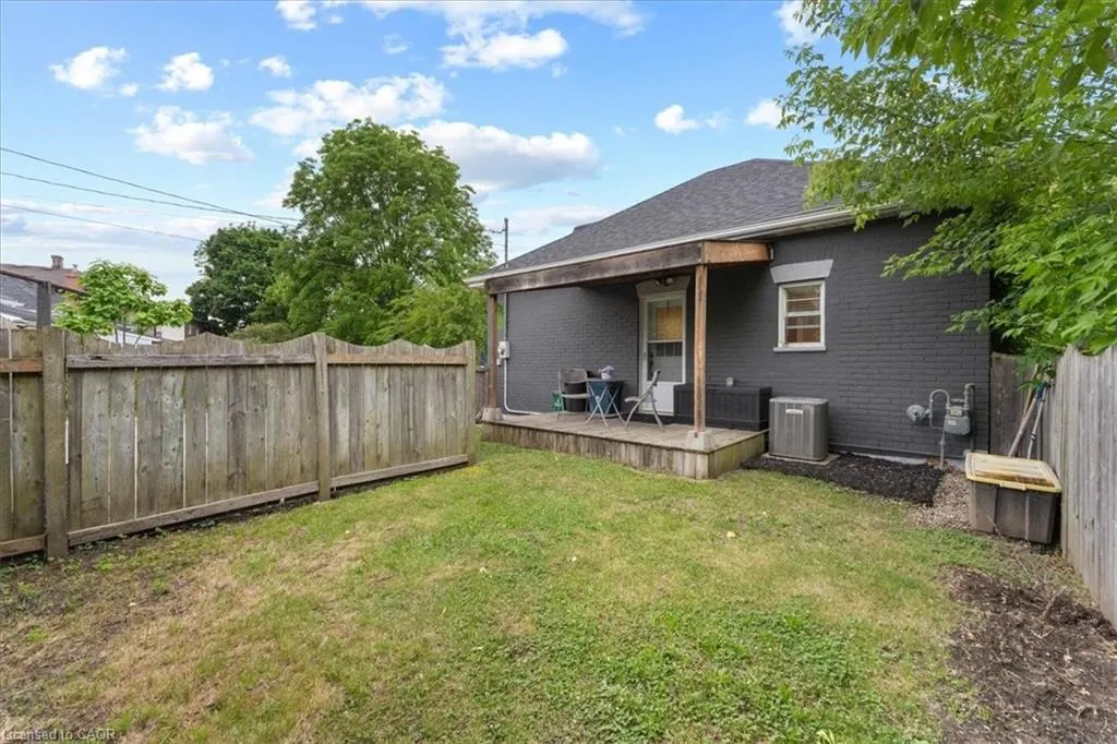 24 Rose Avenue
