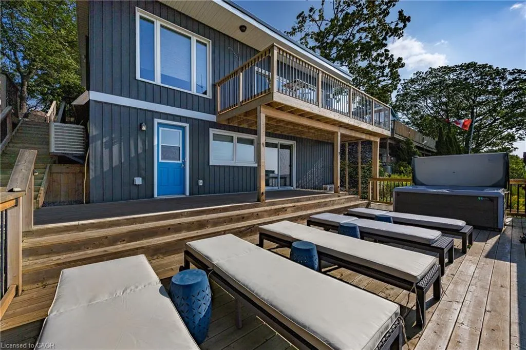 16 Snider Crescent