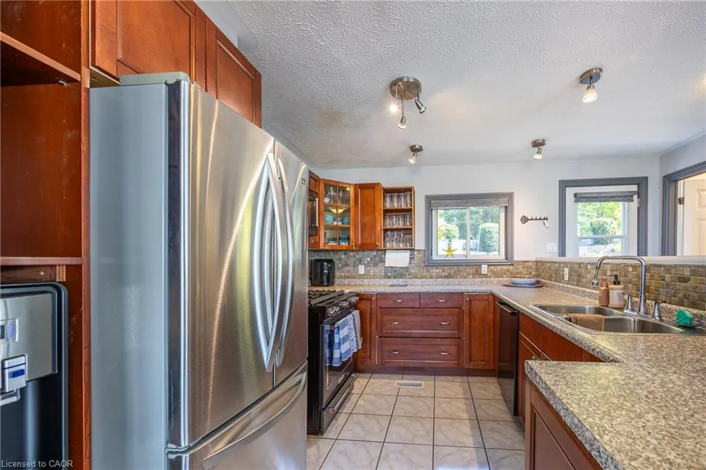 16 Snider Crescent