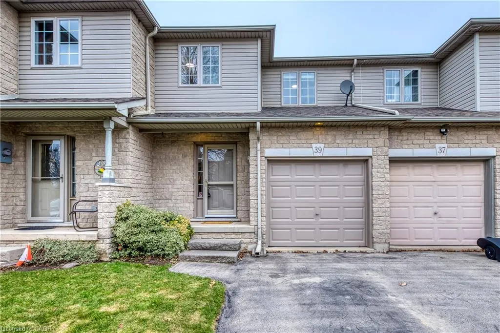 39 Foxborough Drive