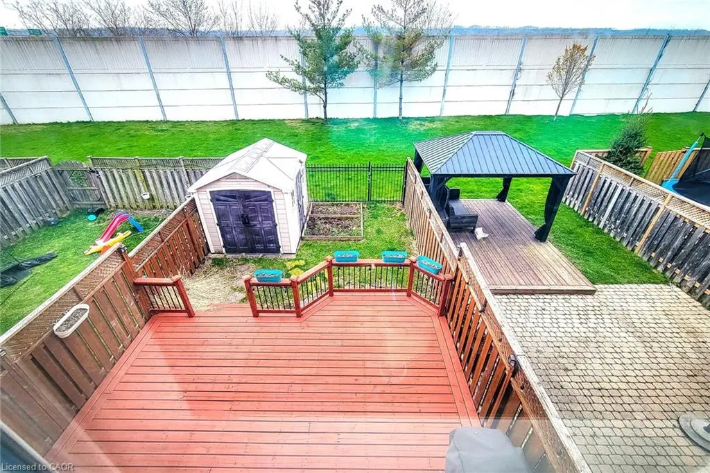 33 Marina Point Crescent